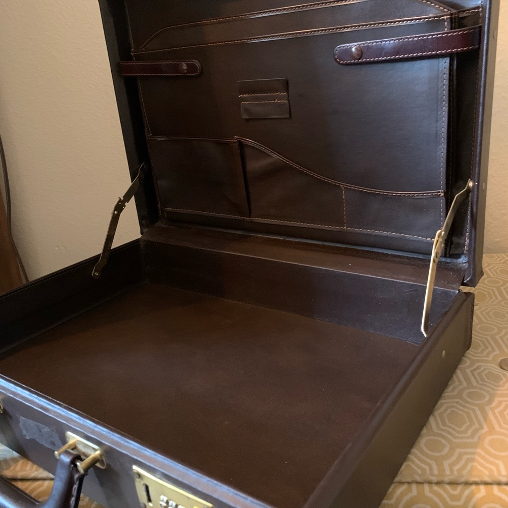 Large Briefcase. - Picture 4 of 4